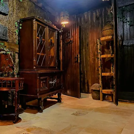 アパート L'auberge Du Trone Romantique Medieval Jacuzzi *