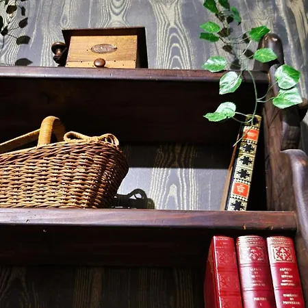 L'auberge Du Trone Romantique Medieval Jacuzzi アパート
